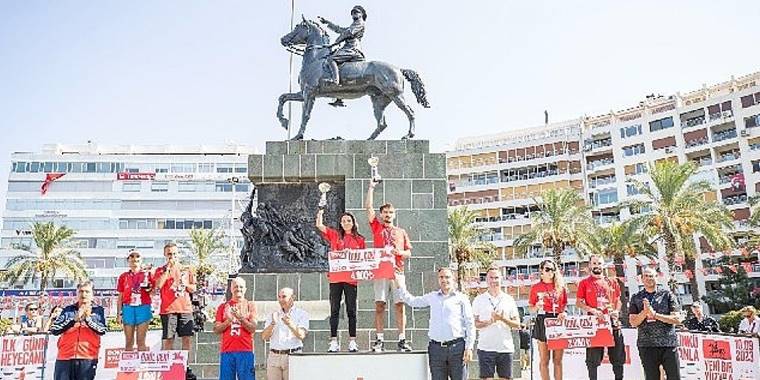 9 Eylül İzmir Yarı Maratonu'nda kurtuluş coşkusu