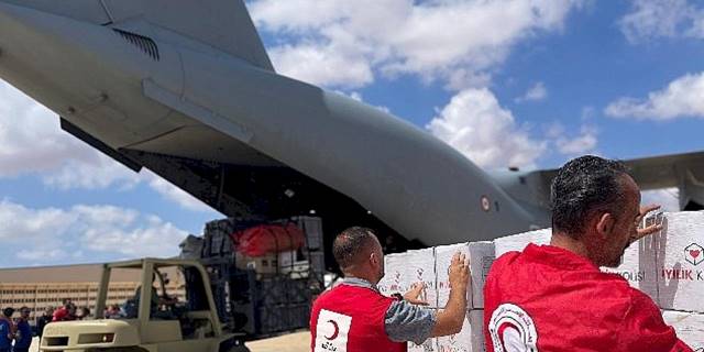 Türk Kızılay Ekibi Libya'daki Selzedelere Yardım İçin Bölgeye Ulaştı