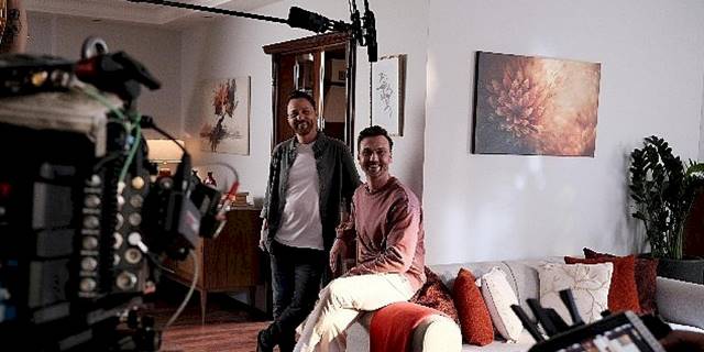 Ünlü Oyuncu Aras Bulut İynemli, Ağabeyi Orçun İynemli ile Reklam Filminde Bir Araya Geldi