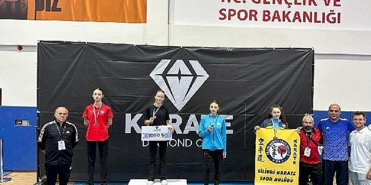 Nilüferli Karatecilerden 1 Altın 2 Bronz Madalya
