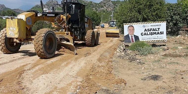 Antalya Büyükşehir'den Serik kırsalına asfalt