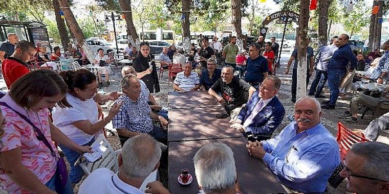 Başkan Çalık Emekliler Lokali'ni ziyaret etti