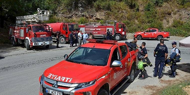 Antalya Büyükşehir ekipleri yangın sonrası da sahada