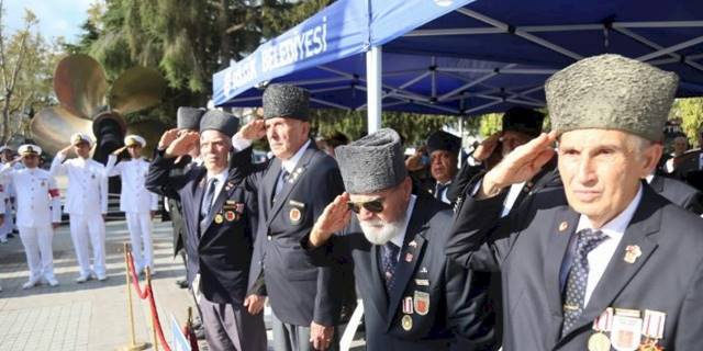 Gölcük'te Gaziler Günü törenle kutlandı