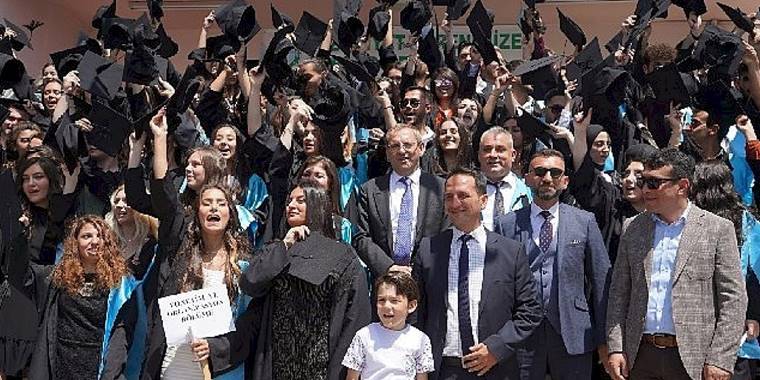 Ayvalık Fidanları'na 800 Türk Lirası Burs Desteği