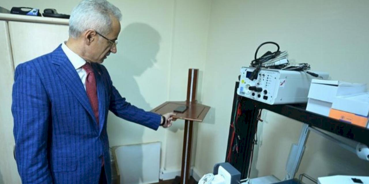 Bakan Uraloğlu'ndan Cep Telefonu Test Merkezi'ne inceleme