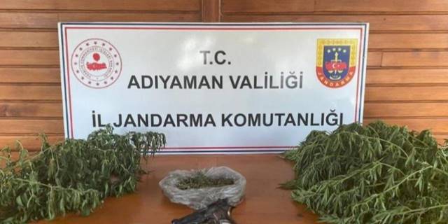 Adıyaman’da tabanca ve esrar ele geçirildi