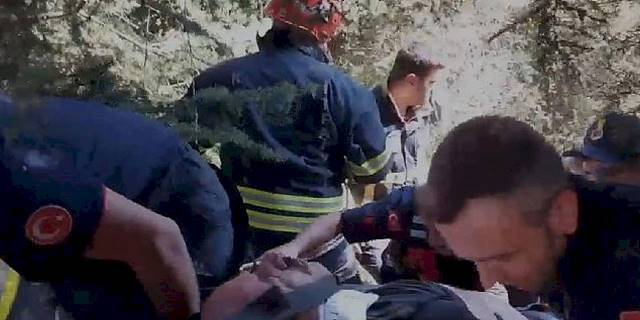 Uçuruma Düşen Vatandaşı Büyükşehir İtfaiyesi Kurtardı