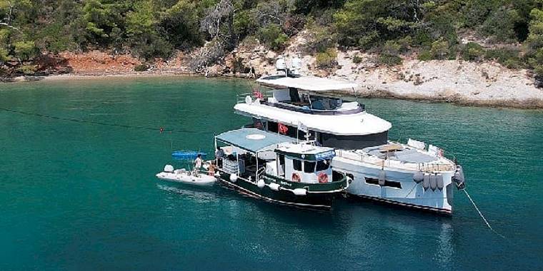 Muğla Büyükşehir Bu Yıl 10 Bin Tekneden Atık Topladı