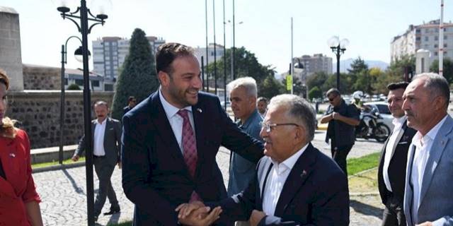 Kayseri protokolünden Yeşilay'a ziyaret