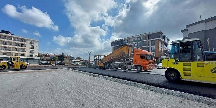 Kartepe Kent Meydanı Otoparkı Asfaltlandı
