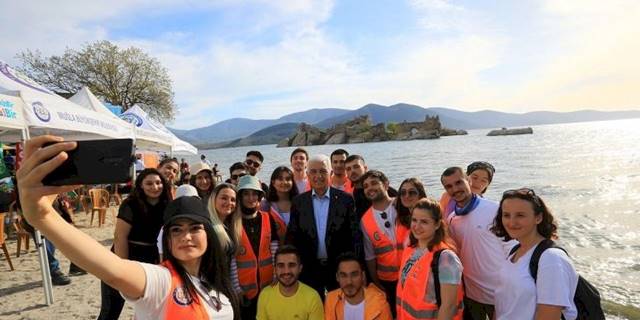 Muğla Büyükşehir'den üniversite öğrencilerine destek