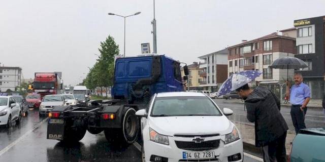 Düzce'de maddi hasarlı kaza