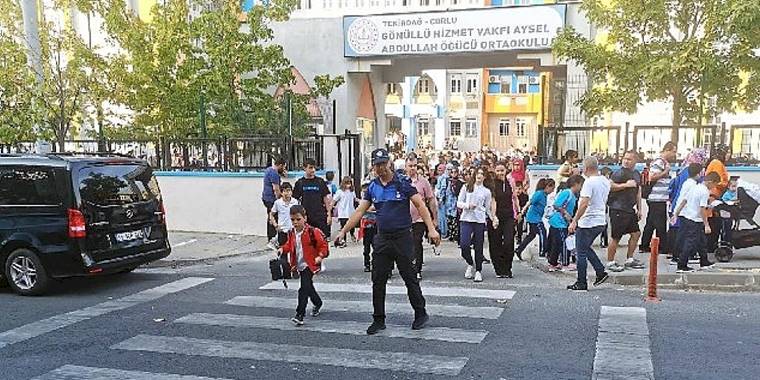 Zabıta Ekiplerinden Okul Çevrelerinde Denetim