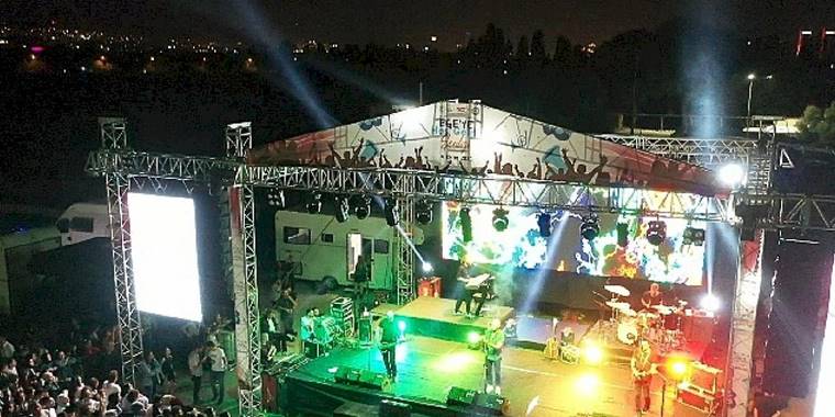 Egeli Gençler Yüksek Sadakat ve The Rocktors ile Coştu