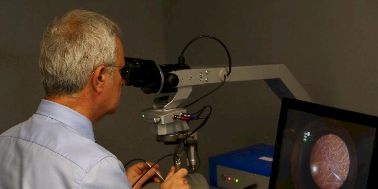 Türk göz hekimlerinden yabancı doktorlara eğitim