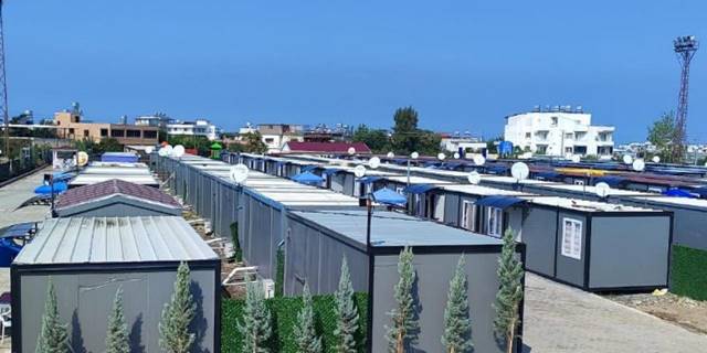 Hatay'da 111 konteyner konut afetzedelere teslim edildi