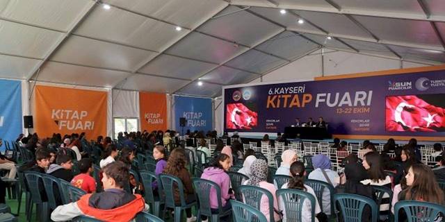 Kayseri Kitap Fuarı yoğun ilgi gördü
