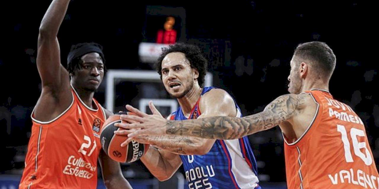 Anadolu Efes 77-73 Valencia (MAÇ SONUCU-ÖZET)