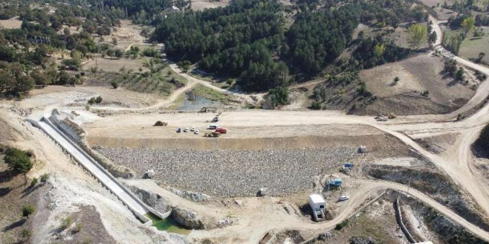 Kütahya Pazarla Sofular Göleti'nde çalışmalar sürüyor