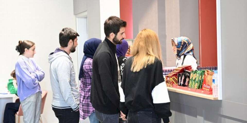 Malatya'dan kütüphane öğrencilerine ikram