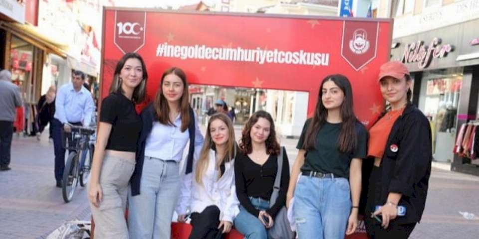 Bursa İnegöl'de Cumhuriyet ölümsüzleştirildi