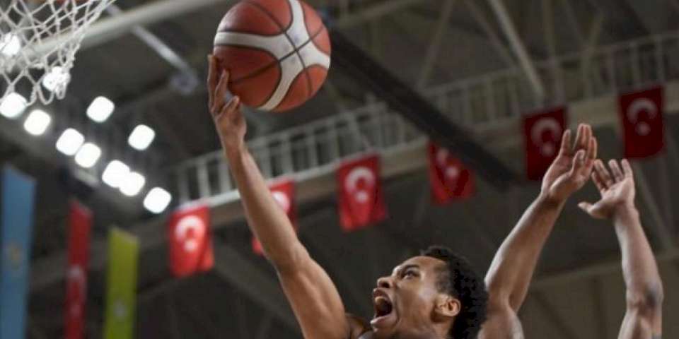 Potanın Tarzanları Ege derbisinde coştu