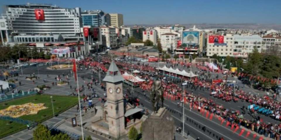Kayseri'de 100'üncü yıla görkemli kutlama