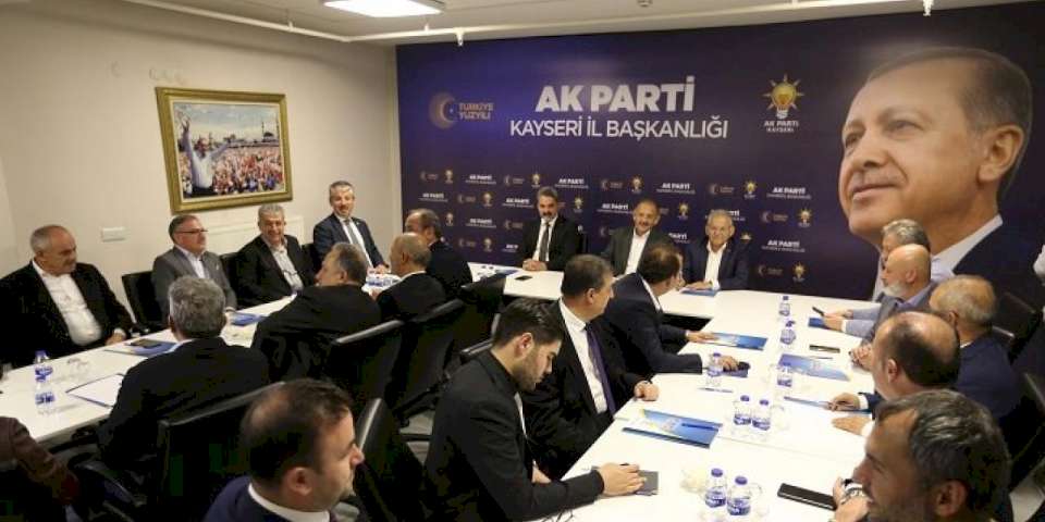 AK Parti Kayseri'den bakan ve başkanlı istişare toplantısı
