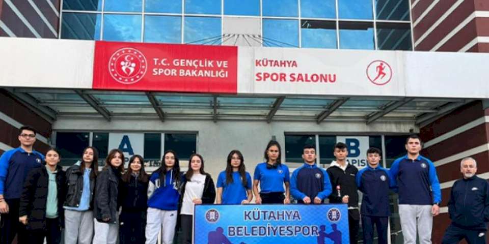 Kütahyalı sporcular Ankara'dan madalyalarla döndüler