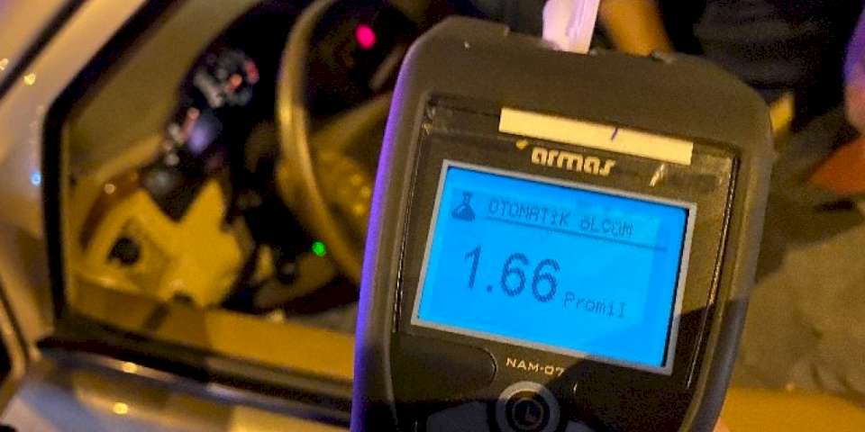 Düzce'de 166 promil alkollü çıktı ehliyetinden oldu