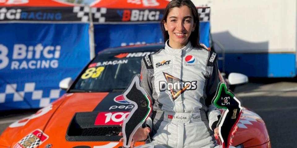 Formula 1'de 33 pilot arasında tek... Yurtdışında temsilde ise ilk kadın