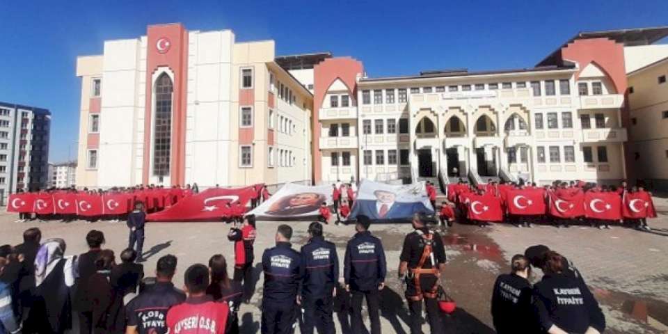 Kayseri İtfaiyesi'nden 100'ncü Yıl Tatbikatı