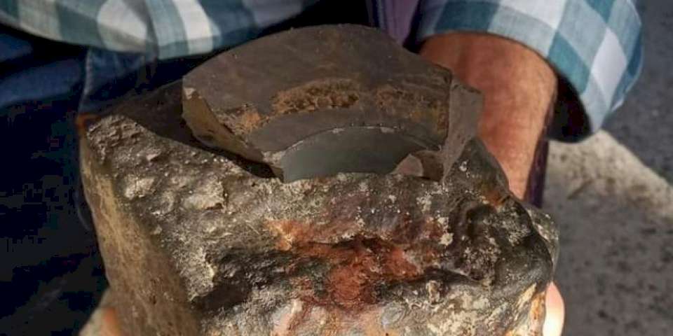 Bergama'da meteor taşı bulundu!