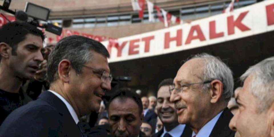 Kılıçdaroğlu koltuğu devretti!