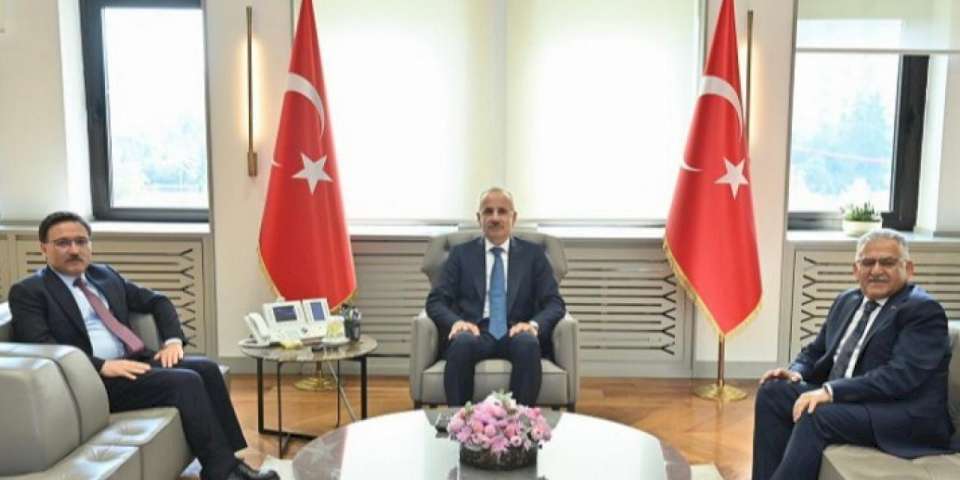 Kayseri protokolünden Bakan Uraloğlu'na ziyaret