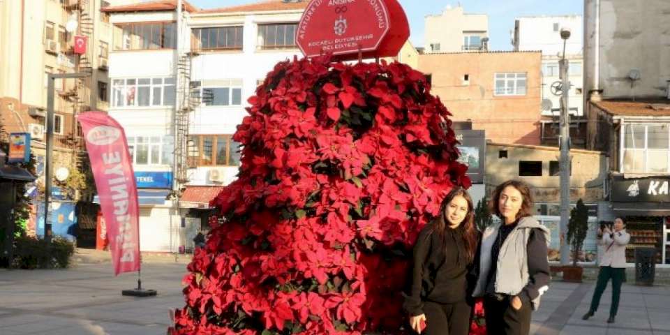 Kocaeli'den 85. yılda 1085 Atatürk çiçeği