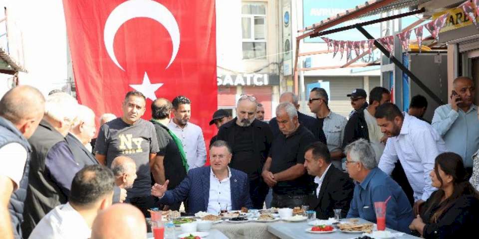 Başkan Savaş 'Kardeşlik Çarşısı' esnafıyla buluştu