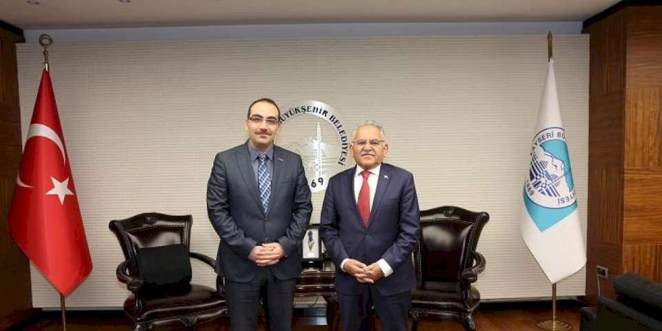 Kayseri Büyükşehir'e Özdemir'den veda ziyareti