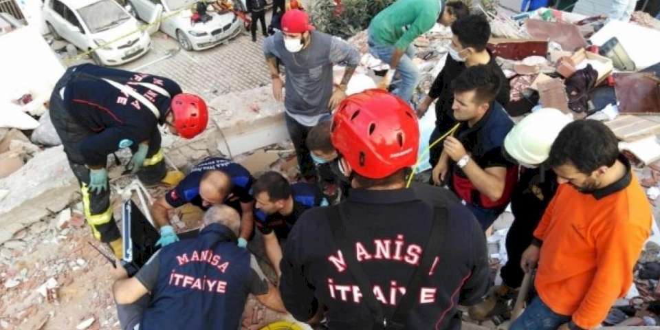 Manisa İtfaiyesi ihtiyaç olan her yerde