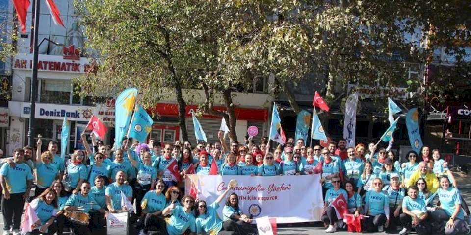 Cumhuriyetin yüzleri eğitim için koşuyor