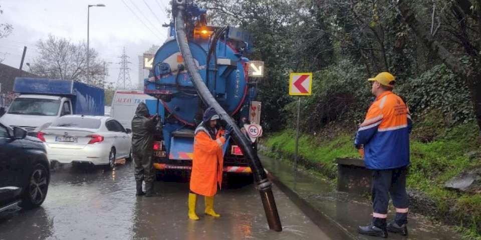 İBB ekipleri yağmura karşı alarm durumunda