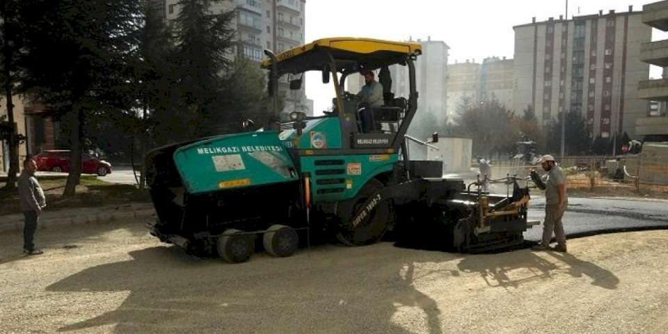 Kayseri Melikgazi'de ulaşımda konfor yeni asfaltla artıyor