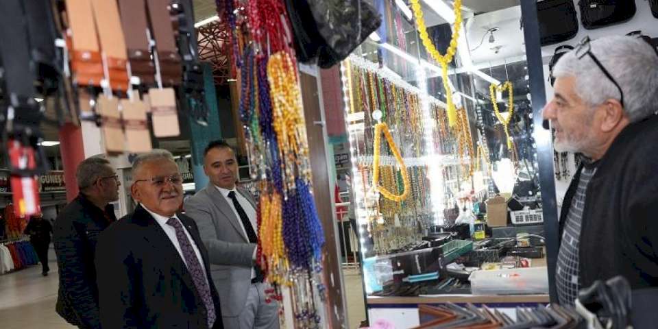 Hunat Çarşısı Başkan Memduh Büyükkılıç'ı ağırladı