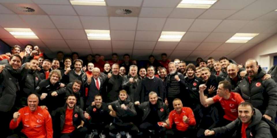 Erdoğan’dan A Millî Futbol Takımı‘na tebrik telefonu