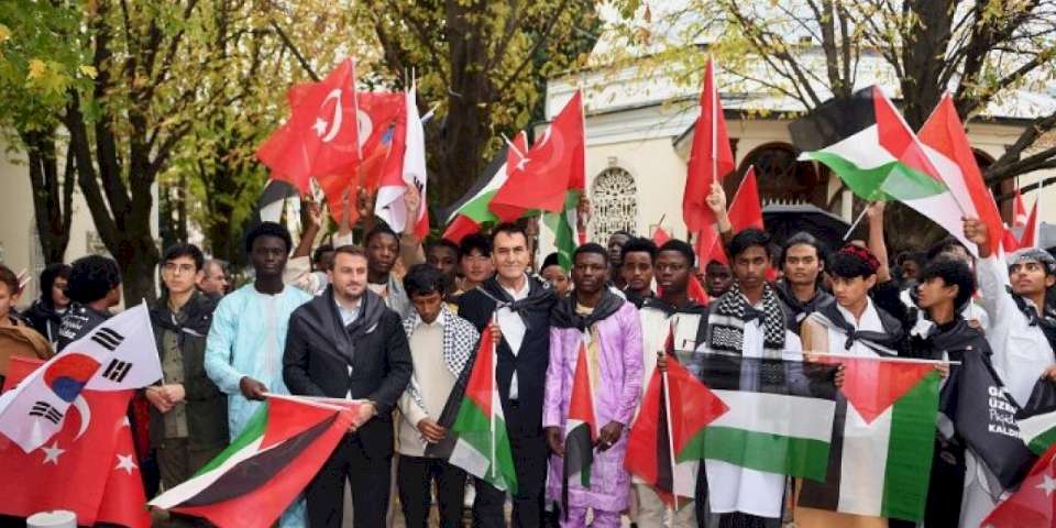 89 ülkeden yüzlerce öğrenci Bursa'dan Filistin'e tek ses oldu