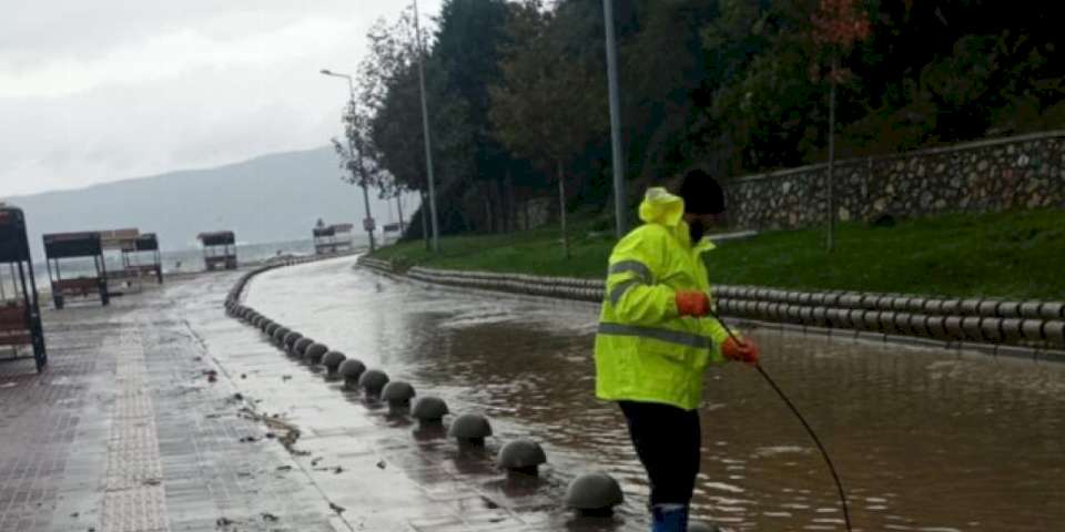 BUSKİ ekipleri sahil bölgelerinde teyakkuzda