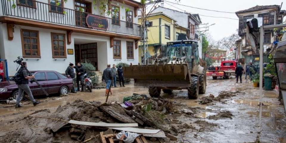 Bursa Tirilye'de selin yaraları sarılıyor
