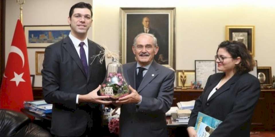 Yılmaz Büyükerşen'i duygulandıran ziyaret