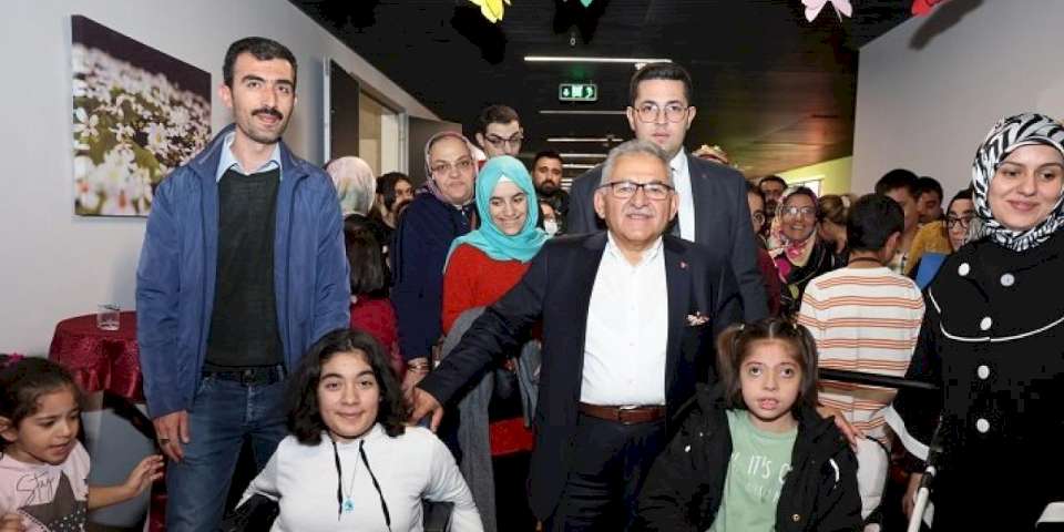 Memduh Büyükkılıç'tan 3 Aralık mesajı